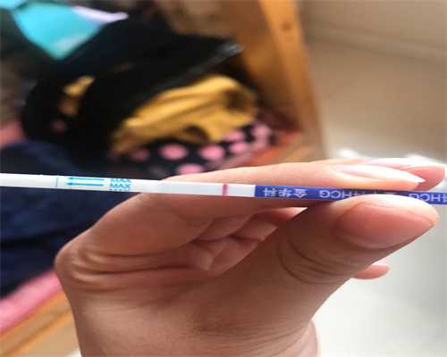 吐鲁番代孕中介哪家好,梦美：美国试管婴儿助单身男士成功求子_移植时憋尿憋